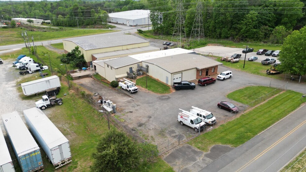 More Photos Of 662 Angus Ct, Rural Hall Light Distribution For Lease