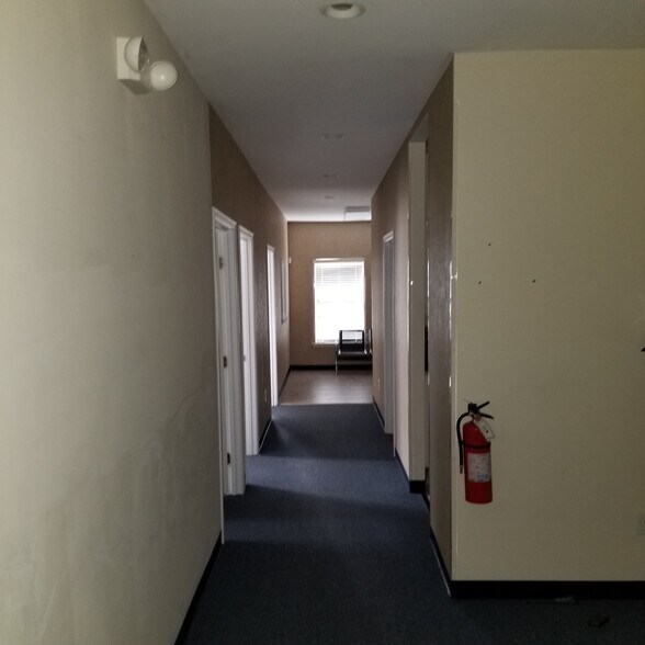 More Photos Of 48 Saint Mark Rd, Taylors Office For Sale