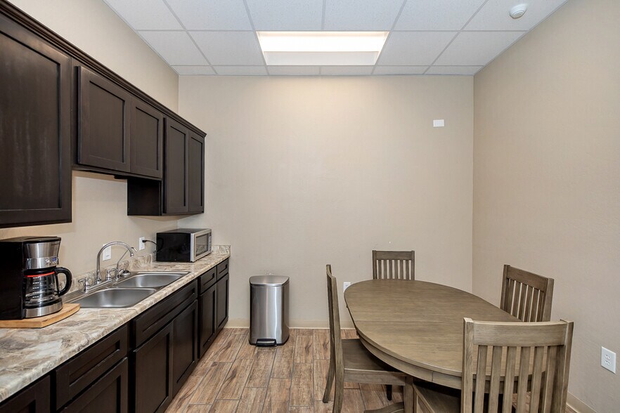 More Photos Of 11375 S Fortuna Rd, Yuma Storefront Retail Office For Sale