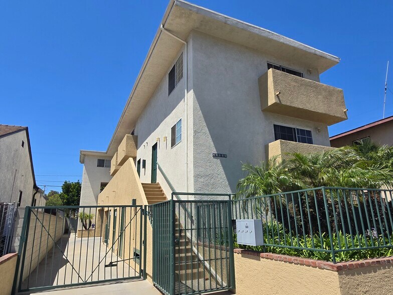 Primary Photo Of 10809 Palms Blvd, Los Angeles Apartments For Sale
