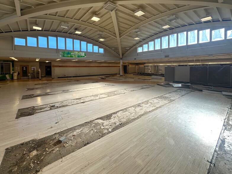 More Photos Of 411 Harris St, Eureka General Retail For Lease