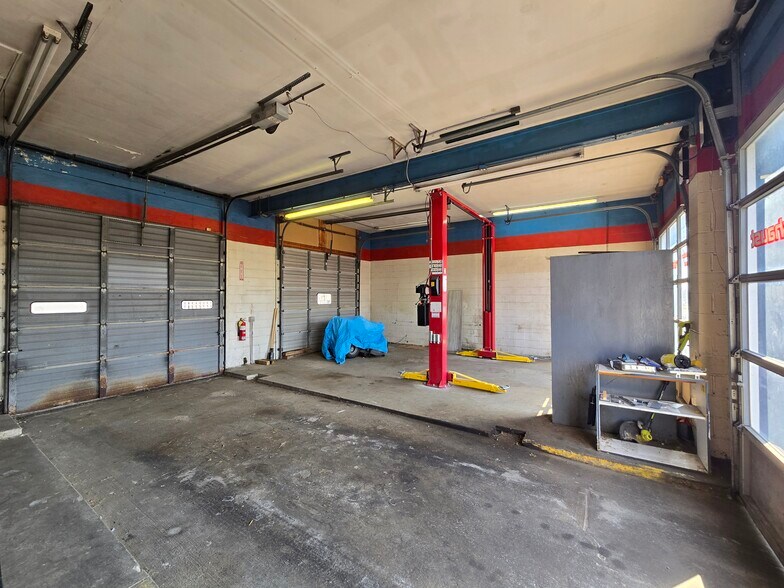 More Photos Of 9360 State Route 43, Streetsboro Auto Repair For Sale