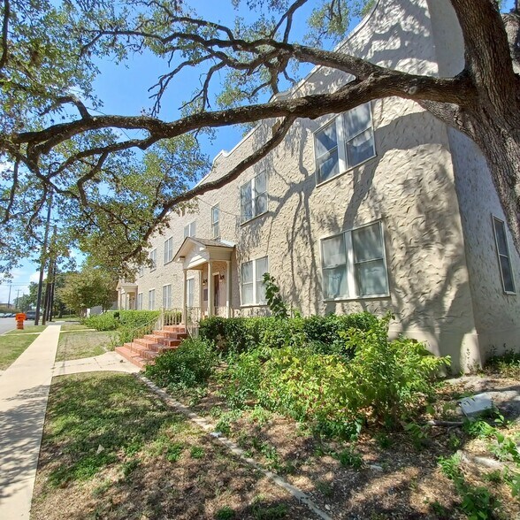 More Photos Of 127 W Magnolia Ave, San Antonio Apartments For Sale