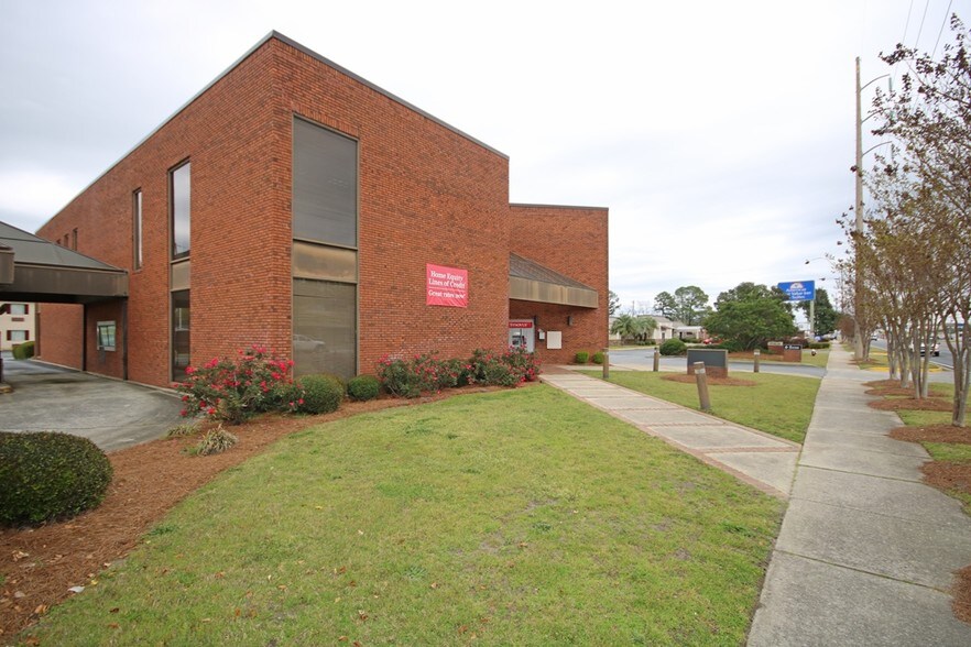 More Photos Of 1444 Watson Blvd, Warner Robins Office For Lease