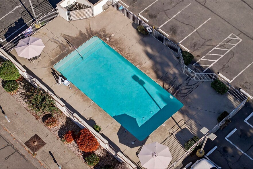 More Photos Of 725 Broadway St, Chico Hotel For Sale