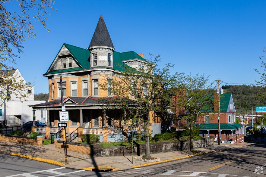 More Photos Of 806 West St, Homestead Office For Sale