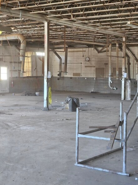 More Photos Of 2610 S Main St, Harrisonburg Warehouse For Lease