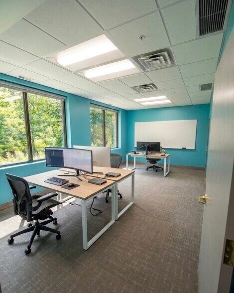 More Photos Of 650 Mondial Pky, Streetsboro Office For Sale