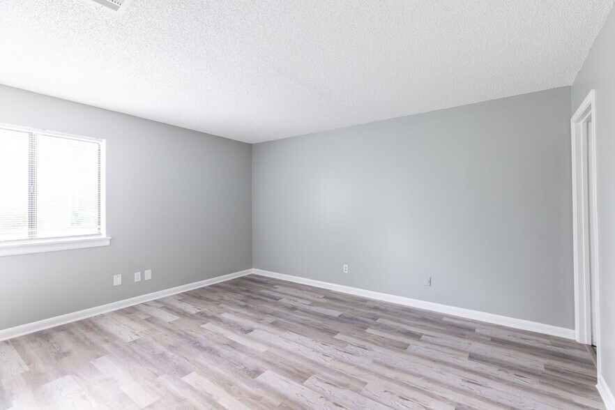 More Photos Of 333 S Mock Rd, Albany Apartments For Sale