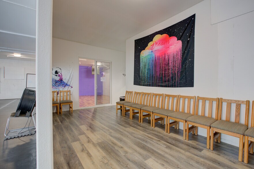 More Photos Of 1560 SE Stephens St, Roseburg Freestanding For Sale