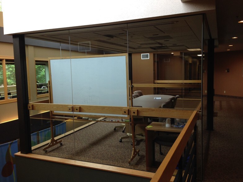 More Photos Of 1350-1380 Energy Ln, Saint Paul Office For Lease