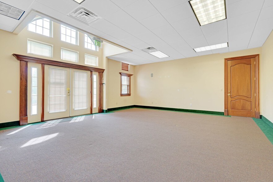 More Photos Of 1386 US Highway 22, Lebanon Unknown For Lease