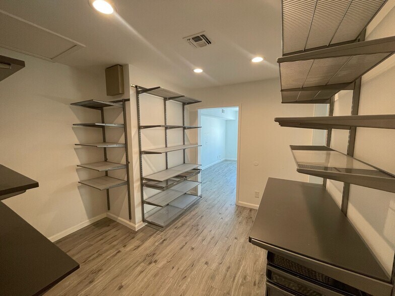 More Photos Of 8344 Melrose Ave, West Hollywood Storefront Retail Office For Lease