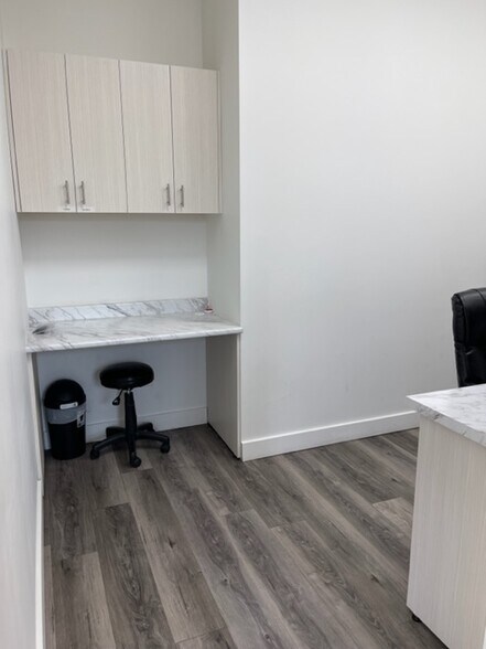 More Photos Of 2099 Lougheed Hwy, Port Coquitlam Apartments For Lease