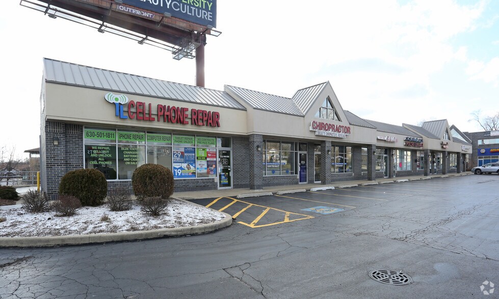 More Photos Of 401 E North Ave, Villa Park General Retail For Lease