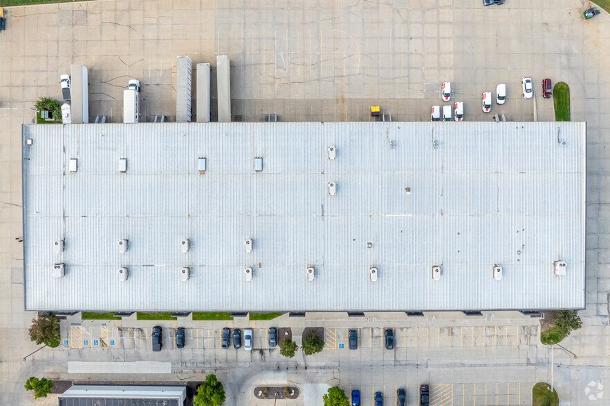 More Photos Of 11720-11734 Stonegate Cir, Omaha Warehouse For Lease