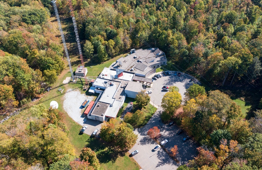 Primary Photo Of 8425 Peach St, Erie Radio TVTransmission Facilities For Sale