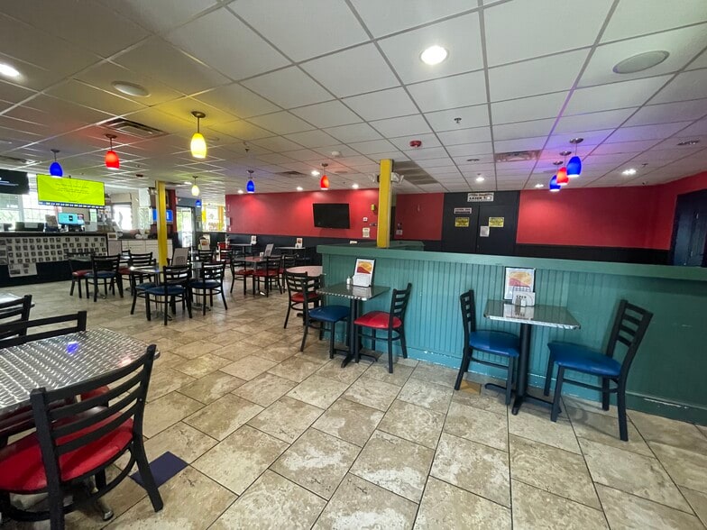 More Photos Of 2087 Main St, Tewksbury Freestanding For Sale