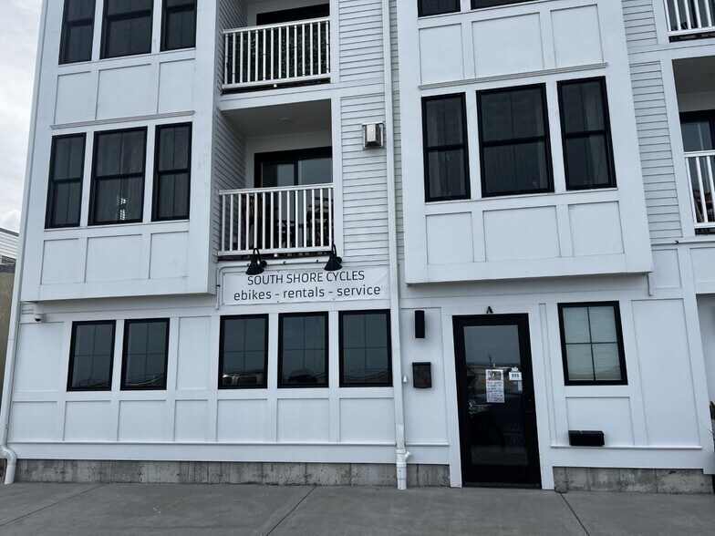 More Photos Of 155 Nantasket Ave, Hull Storefront For Sale