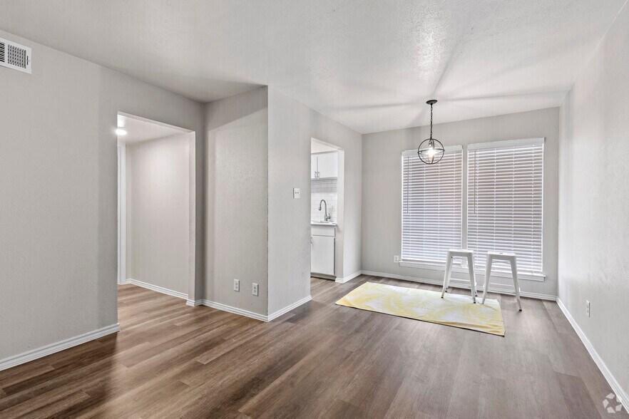 More Photos Of 2211 S Vernon Ave, Dallas Apartments For Sale