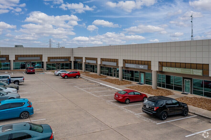 More Photos Of 12500 Network Blvd, San Antonio Unknown For Lease