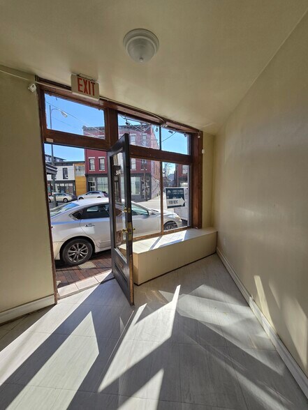 More Photos Of 314 Brook Rd, Richmond Storefront Retail Residential For Lease