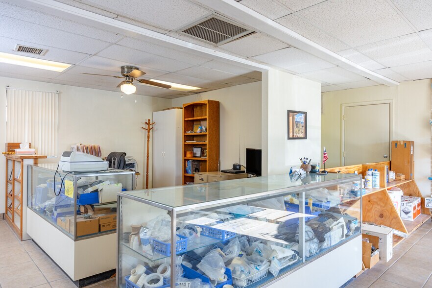 More Photos Of 112 E Cottonwood Ln, Casa Grande Freestanding For Sale