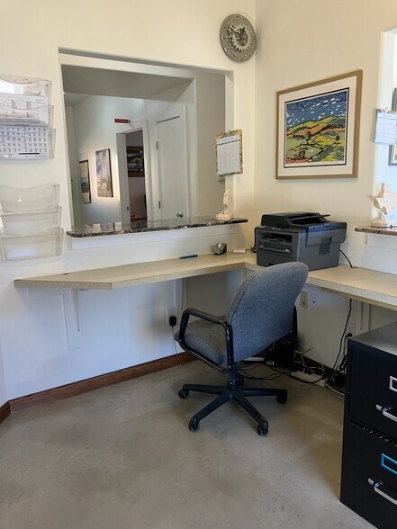 More Photos Of 800 Main St, Liberty Hill Office For Sale