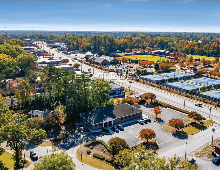 More Photos Of 516 Montague Ave, Greenwood Medical For Sale