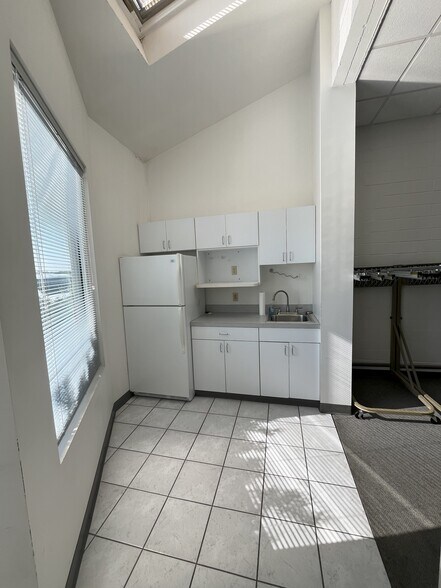 More Photos Of 2345 Bernville Rd, Reading Office For Lease