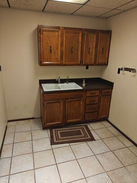 More Photos Of 208 E 1st St, McCook Office For Sale