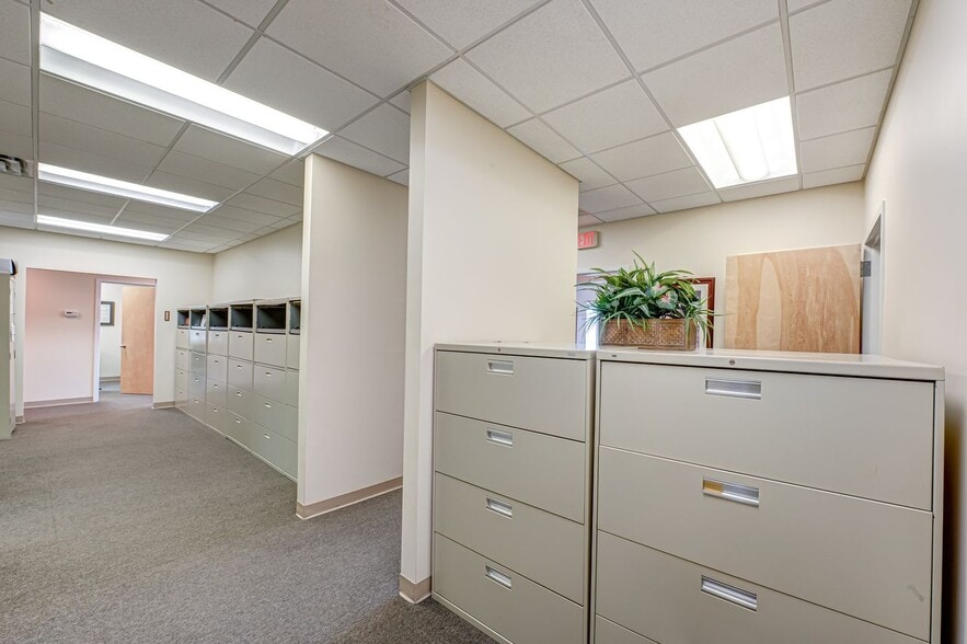 More Photos Of 1698 Roosevelt Ave, Bohemia Office For Sale