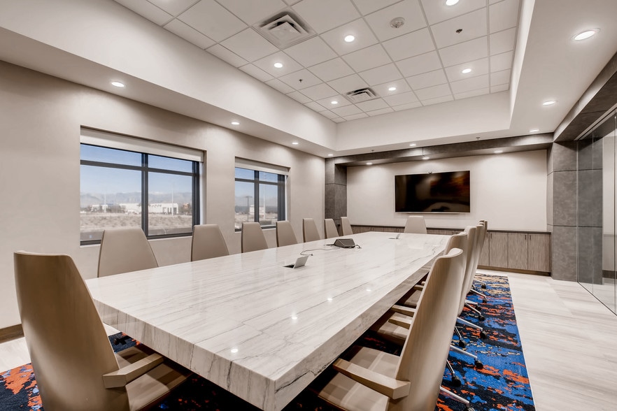 More Photos Of 6595 S Jones Blvd, Las Vegas Office For Sale