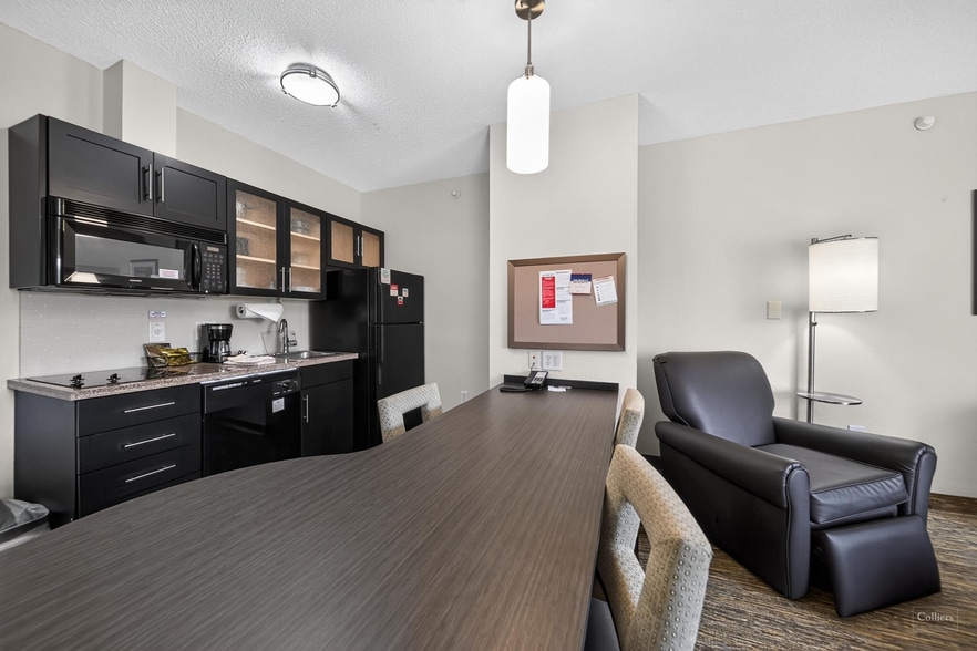 More Photos Of 1055 Waterford Commons Rd, Greenville Hotel For Sale