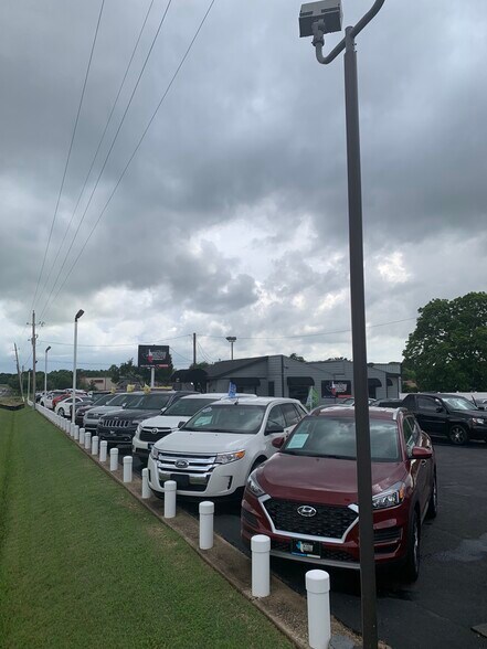 More Photos Of 1577 N FM 157, Mansfield General Retail For Sale