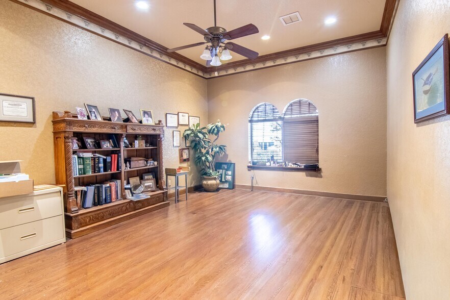 More Photos Of 757 Arlington Ave N, Saint Petersburg Office For Sale