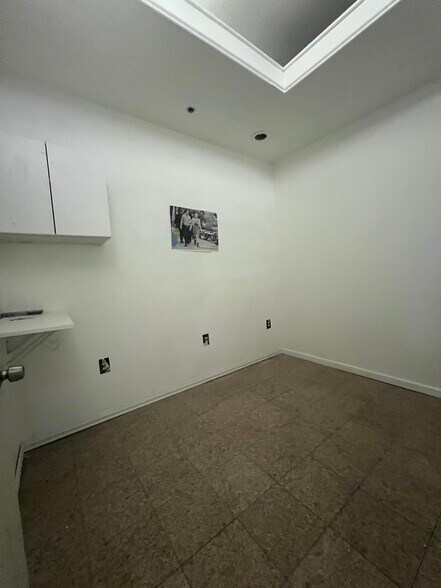 More Photos Of 600A Washington Ave, Philadelphia Unknown For Lease