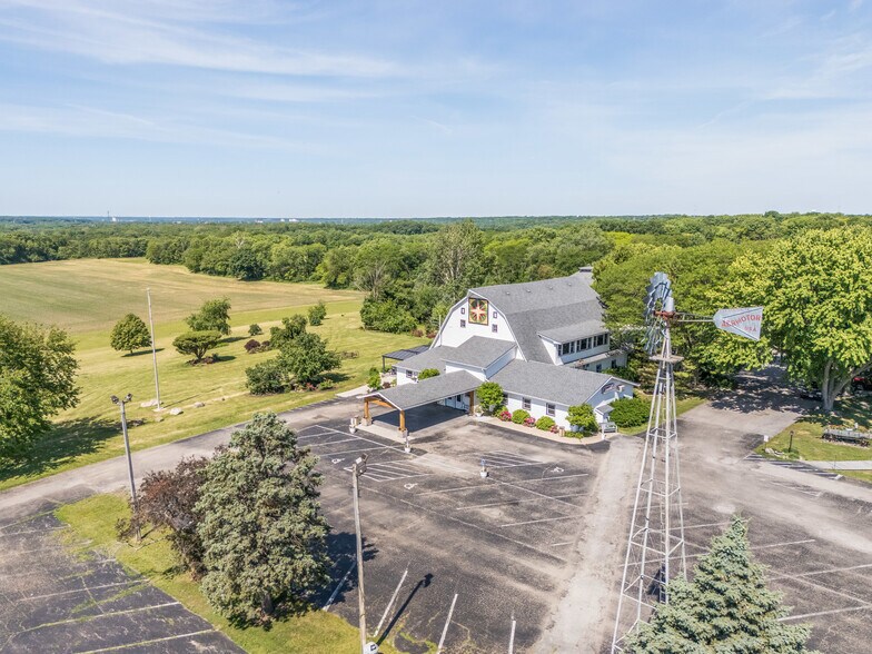 More Photos Of 2973 N Il Route 71, Ottawa Restaurant For Sale