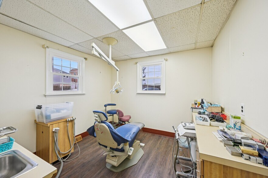 More Photos Of 306 E 4th St, Bridgeport Medical For Lease