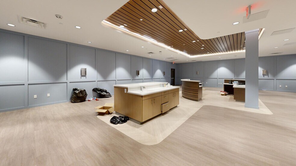 More Photos Of 5901 W Waco Dr, Waco Medical For Sale