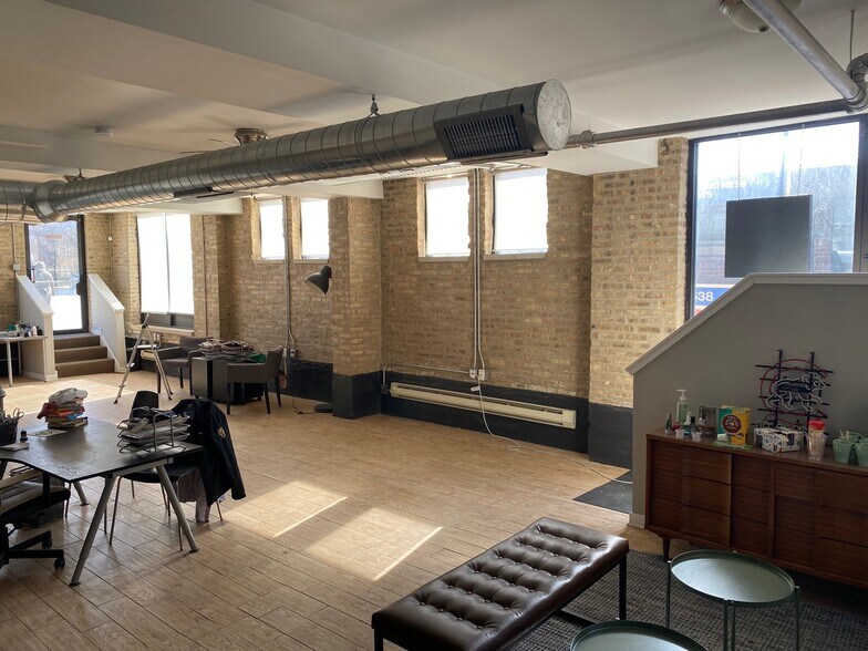 More Photos Of 2000 W Foster Ave, Chicago Apartments For Lease