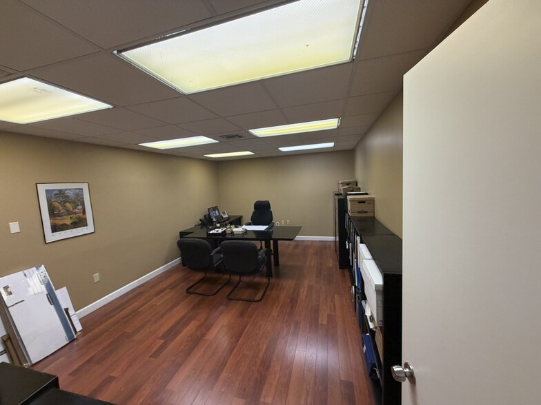 More Photos Of 2248-2252 NW 93rd Ave, Miami Warehouse For Sale