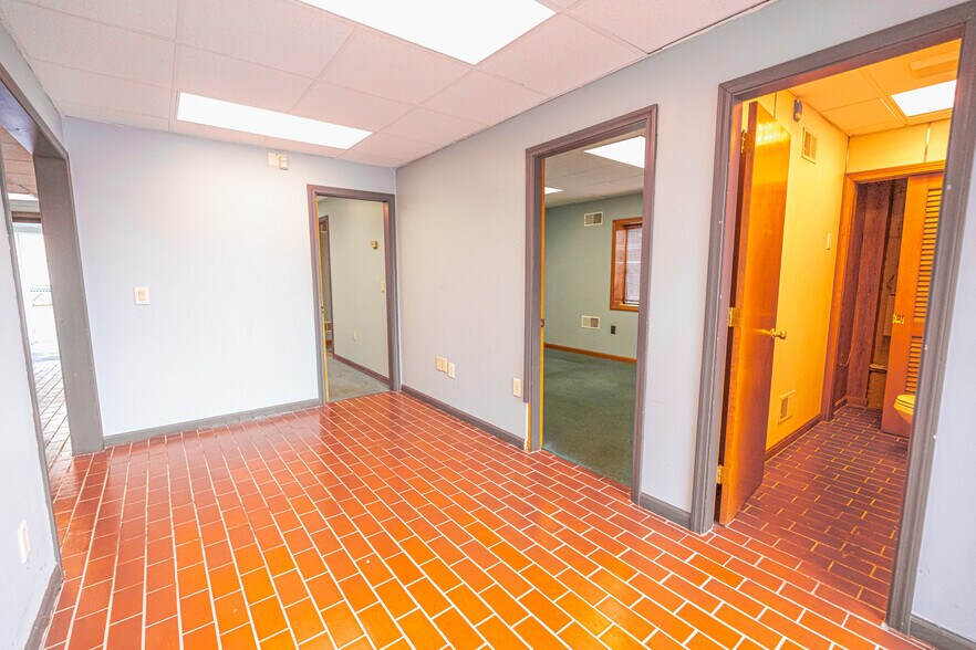 More Photos Of 63 Bleachery Ct, Warwick Distribution For Lease