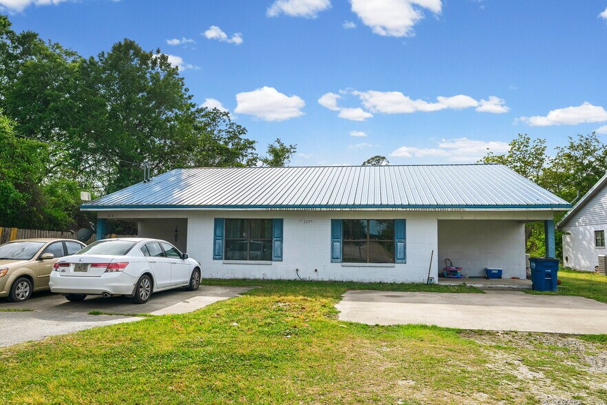 More Photos Of 209 Cannon St, Nahunta Multifamily For Sale