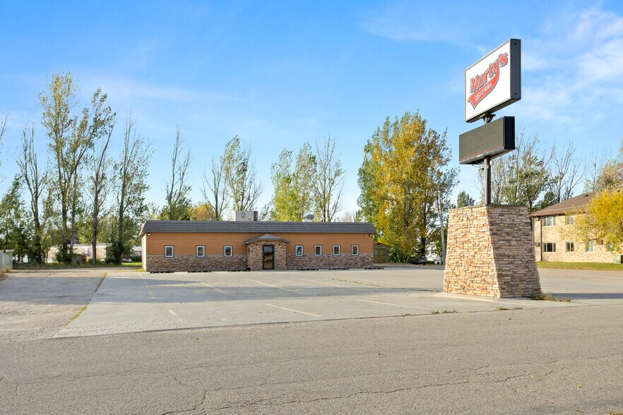 More Photos Of 205 1st St SW, Glyndon Restaurant For Sale