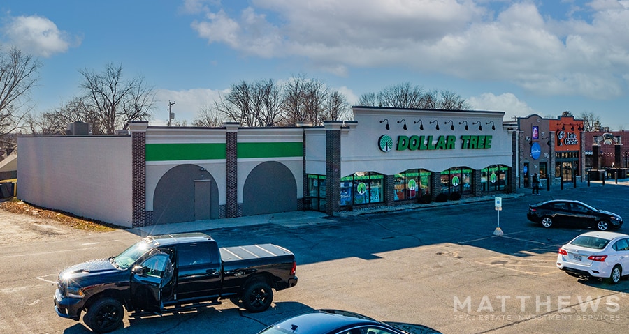 More Photos Of 133-137 W Main St, Little Chute Storefront For Lease