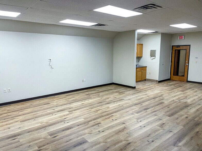 More Photos Of 2099 N Collins Blvd, Richardson Office For Lease