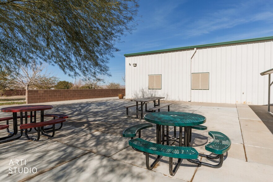 More Photos Of 3767 S Scenic Blvd, Littlefield Flex For Sale