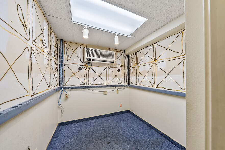 More Photos Of 655 W Umpqua St, Roseburg Radio TVTransmission Facilities For Sale