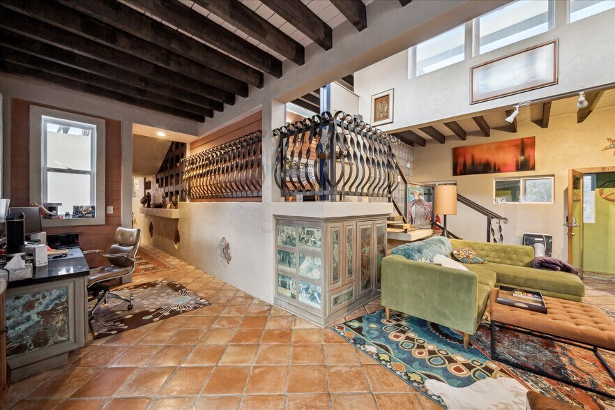 More Photos Of 614 Pine Gully Rd, Seabrook Apartments For Sale